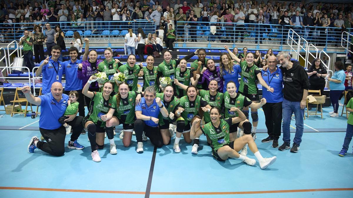 El Replasa Beti Onak hace historia, vence al líder y asegura su permanencia en la élite